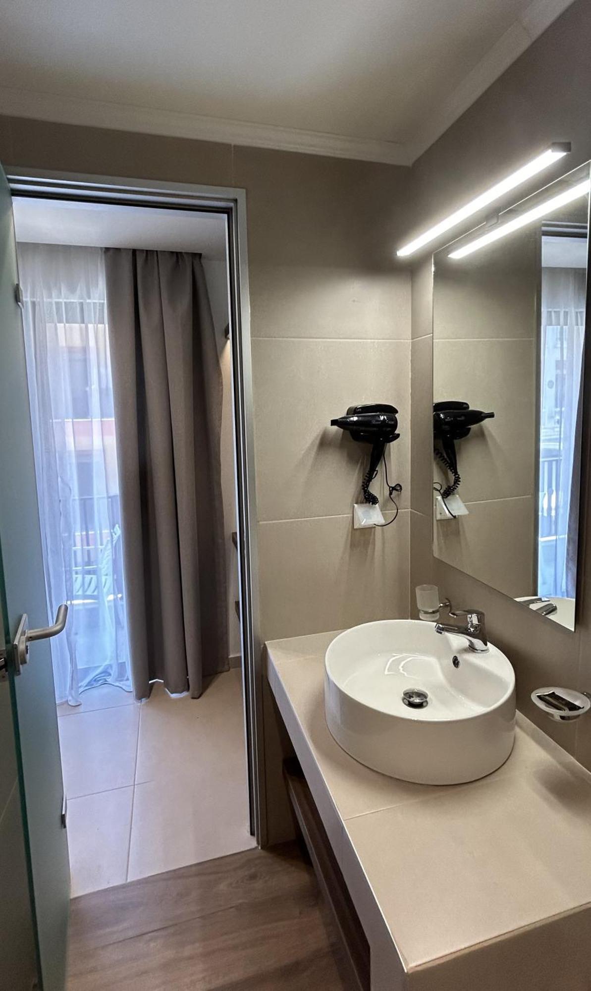 Rhodes City Elite Centre酒店 外观 照片